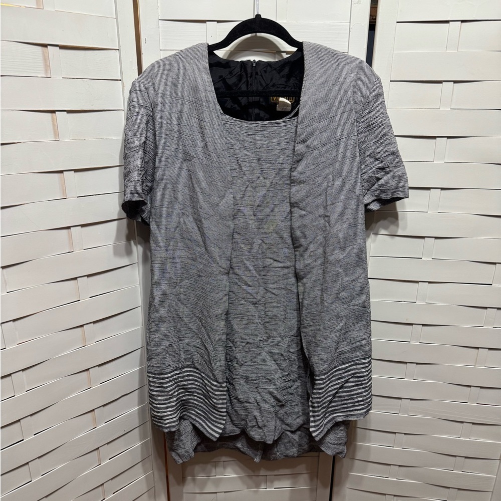 Virgo II Gray Short Sleeve Dress with attached Shall